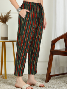 Kurta Recta de Algodón con Estampado Floral para Mujer, con Pantalón Elástico en la Parte Inferior y Dupatta, Largo hasta la Pantorrilla, Cuello Redondo, Manga Tres Cuartos, Verde - Product Image 5