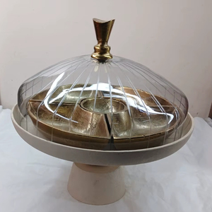 Support de présentation de desserts en aluminium fait main, écologique et luxueux, avec cloche en verre pour gâteaux, en-cas, fruits secs, design moderne - Product Image 1
