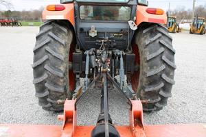 Tractor Kubota M7060 Nuevo con Tracción en las 4 Ruedas y Motor de 160HP 2WD - Product Image 3