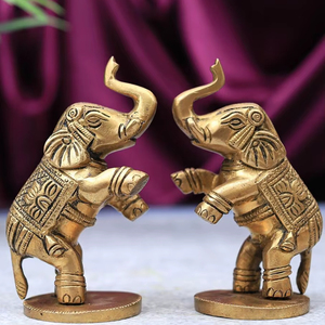 Sculpture d'éléphant en métal pour la décoration de table de hall, étagère de bureau, affichage, accent artistique moderne ajoutant du charme aux intérieurs contemporains - Product Image 1