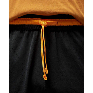 Shorts en diamant pour hommes 100% polyester Maille en noir et orange gazon Motif uni avec taille élastique et bande tricotée rayée - Product Image 5