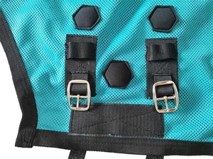 Alfombra impermeable transpirable de alto rendimiento para caballos, ligera y duradera con correas ajustables para protección contra la lluvia - Product Image 3