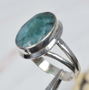 Handmade 925 Sterling <b>Silver</b> <b>Ring</b> with Green <b>Emerald</b> Gemstone Elegant Oval Shape Fashion Jewelry for Wedding or Christmas Gift - Product Image 1