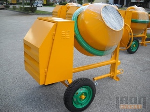 Bétonnière portative jaune avec tambour et roues pour travaux de construction - Product Image 6