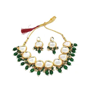 Conjunto de Joyería Fina de Lujo Meenakari Kundan, Collar y Pendientes de Perlas Verdes con Baño de Oro sobre Cobre para Bodas y Regalos - Product Image 4
