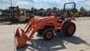 Tracteur agricole Kubota L3901 2017 avec compatibilité avec chargeur et entraînement 4x4 - Product Image 4