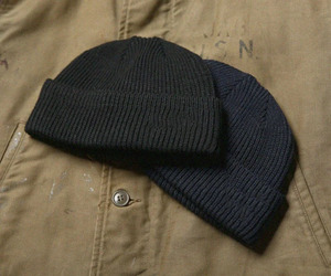 Bonnets tricotés unisexes, nouveau style, tissés, vêtements décontractés pour l'hiver, logo avant personnalisé OEM - Product Image 3