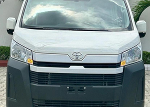 Bus Toyota Hiace d'occasion très bien entretenu, 18 places, transmission automatique et manuelle disponible - Product Image 4