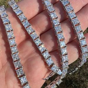 Chaîne de tennis à griffes en diamant taillé princesse de 6.50mm pour femme - Product Image 1