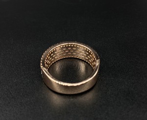 แหวนเพชรปูและทองอันน่าทึ่งสำหรับงานแต่งงานและวันครบรอบแสดงความสวยงามและความสดใสของเพชร - Product Image 4