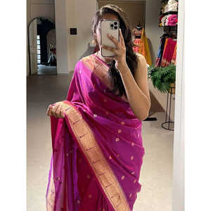 Sari en soie jacquard violet avec tissage zari, tenue de performance festive - Product Image 1