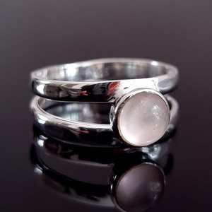 แหวนเงินแท้925แวววาวอัญมณีลาบราดอร์สีฟ้าใสตัดขอบขอบสำหรับงานแต่งงานขายส่ง - Product Image 2