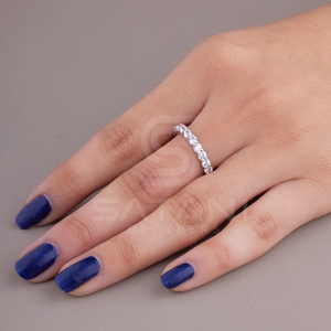 Bague de mariage à profil bas en or rose plaqué 3MM, entièrement sertie de moissanite taille ronde 1.80CT, pour demoiselle d'honneur - Product Image 1