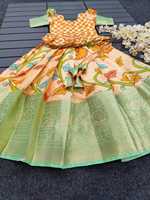 Trabajo de impresión digital de alta calidad con Pure Zari Weaving Border Designer Kids Lehenga Choli para exportación a precio de lote
