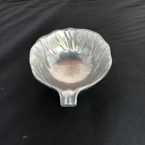 Bol de service en aluminium attrayant avec surface polie adapté aux réceptions de mariage, aux rassemblements de vacances et aux occasions spéciales - Product Image 6