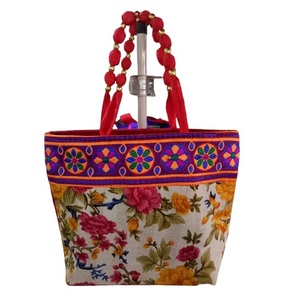 Bolsos de Material de PC de estilo de boda para mujer, lienzo de seda con patrón de cubo bordado con forro de PVC de dos asas, venta al por mayor - Product Image 1