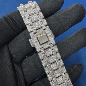 Montre-bracelet en acier inoxydable sertie de diamants Moissanite, cadran arabe, style hip-hop, pour hommes professionnels, disponible pour livraison mondiale. - Product Image 3
