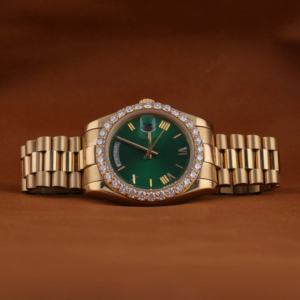 Reloj de Moissanita Estilo Hip Hop, Color Verde Helado, 40 mm, Analógico, Joyería de Muñeca, Personalizable, Diamante Premium, Estilo Antiguo - Product Image 1