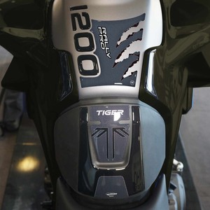 Kit Adesivi 3D Personalizzati per Serbatoio Compatibili con Triumph Tiger 1200 Rally Pro - Product Image 1