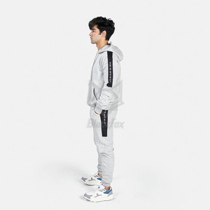 Ensemble de survêtement gris à capuche pour homme, manches longues, couleur unie, décontracté, avec poches latérales, en coton respirant - Product Image 2