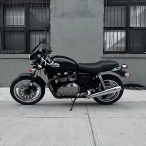 VENTA RÁPIDA Motocicleta Cruiser Usada Estándar 2013 de 1000-1500cc con Motor sin Escobillas - Product Image 6