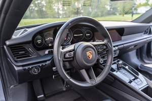 2024 911 Carrera GTS Coupé, Motor de 6 Cilindros en Línea con Doble Turbo de 473 hp, Color Gris Ártico, Mayormente sin Modificaciones - Product Image 4