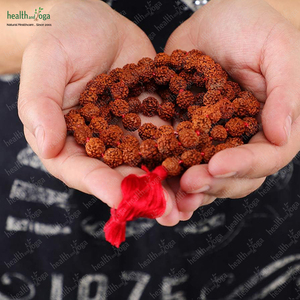 HealthAndYoga Cuarzo Rudraksha Mala Cuentas potentes para enfocar la paz Crecimiento espiritual y energía positiva - Product Image 2