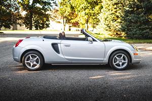 โตโยต้า MR2 Spyder ปี 2000 สภาพดี ราคาคุ้มค่า พร้อมส่ง - Product Image 3