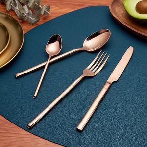 Ensemble de couverts en métal à long manche pour une prise en main facile et un style moderne, parfait pour des repas à la maison élégants - Product Image 4