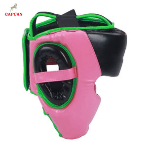 Protège-tête de boxe en cuir de qualité supérieure avec des caractéristiques de sécurité d'ajustement sécurisé, finition lisse et intérieur rembourré - Product Image 2