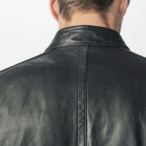 Chaqueta de Cuero Genuino Negra Sólida Personalizada 2025 para Hombre, Estilo Vintage con Cuello Alto para Otoño - Product Image 3