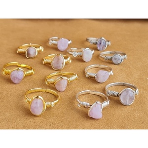 Bagues tendance plaquées or et argent avec accents de pierres naturelles pour la revente - Product Image 1