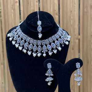 Juego de Joyería Nupcial Chapada en Oro de 18 Quilates, Popular en el Medio Oriente, para Mujer, Juego Indio de Cuatro Piezas: Aretes, Collar, Pulsera y Anillo - Product Image 5