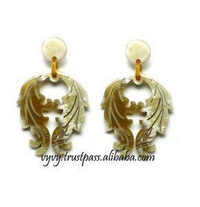 Vietnam boucles d'oreilles à clip en corne de buffle d'eau naturelle à la mode accessoires de fête de mariage ou cadeaux VE268 - Product Image 1