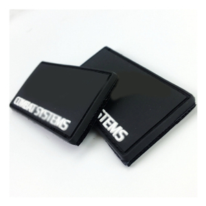 Patchs en caoutchouc en relief 3D avec bordure adhésive merrow apportant des logos et des graphiques avec une texture profonde et un attrait visuel unique - Product Image 2