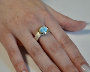 Anillo de Compromiso Vintage de Plata de Ley 925 con Larimar Azul Natural, Chapado en Oro, Joyería Hecha a Mano, Regalo para Ella - Product Image 2