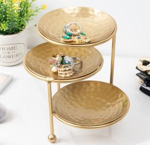 Support à bijoux en métal décoratif avec motifs artistiques et espace de rangement multi-niveaux adapté aux bijoux et aux accessoires - Product Image 5