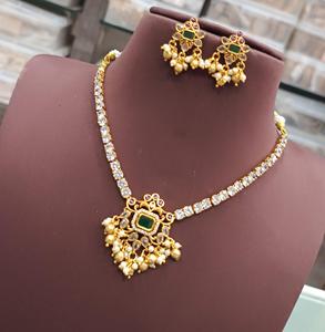 Elegante conjunto de collar chapado en oro de diseño único exclusivo de calidad superior con pendientes para colección de boda para mujer - Product Image 2