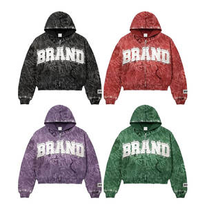 Sudadera con capucha y cremallera con pedrería de la marca Custom BRAND, estilo urbano moderno con letras llamativas, personalizable con cualquier diseño. - Product Image 1