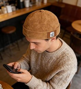Nouvel Arrivage – Casquette Docker Y2K en Velours Côtelé 6 Panneaux Personnalisée de Haute Qualité pour Hommes et Femmes, avec Étiquette Tissée, Logo Patch et Boucle Métallique Sans Visière - Product Image 6