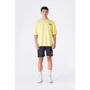 Camiseta extragrande para hombre para un aspecto moderno - Product Image 3