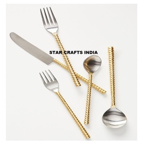 Cubiertos de acero inoxidable y latón diseñados para combinar la artesanía tradicional con las necesidades gastronómicas contemporáneas de estilo americano - Product Image 6