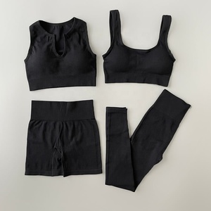 Ropa deportiva personalizada sin costuras, conjunto de yoga de 4 piezas con efecto levanta glúteos. - Product Image 3
