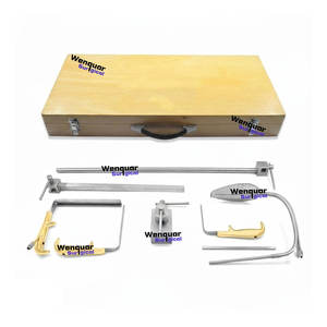 Retractor de Fibra Óptica para Hoyos Abdominales para Cirugía Plástica, Kit Quirúrgico Wenquar, Material de Acero Inoxidable, Caja de Madera - Product Image 1