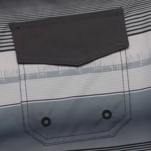 Shorts de course athlétiques durables pour hommes avec logo personnalisé, en molleton tricoté, style streetwear décontracté, couleur unie, sublimé - Product Image 3