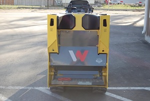 Alta calidad nuevo 2023 Wacker Neuson SM100 Mini Skid Steer con componente de rastrillo central - Product Image 4