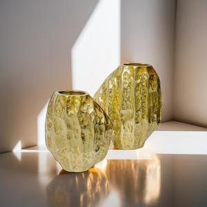 Florero de aluminio vintage moderno estilo de diseño minimalista - Product Image 1