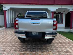 Toyota Hilux 2023 Usada, Volante a la Derecha, Equipamiento Completo - Product Image 4