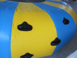 Trampoline aquatique gonflable pour des sauts amusants - Product Image 4