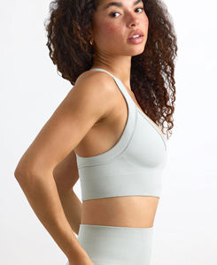 Soutien-gorge léger en spandex sans couture, grande taille, écologique, à bretelles croisées avec logo frontal, idéal pour le sport, le fitness et les vêtements de sport - Product Image 4